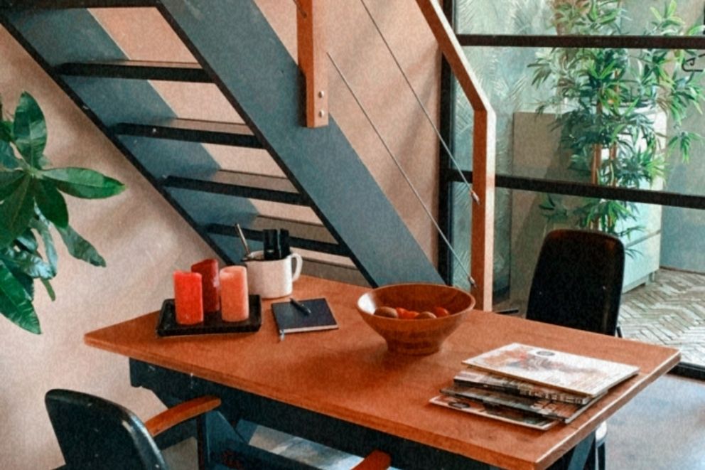 Luxe natuurhuisje retraite tafel