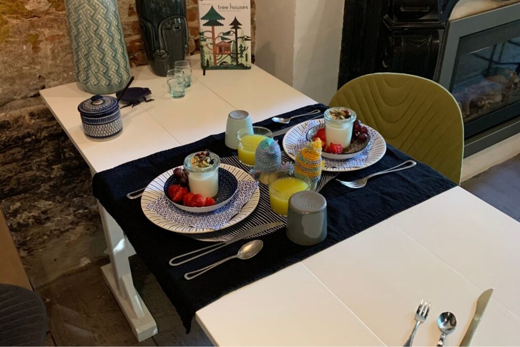 zen en yoga retraite ontbijttafel